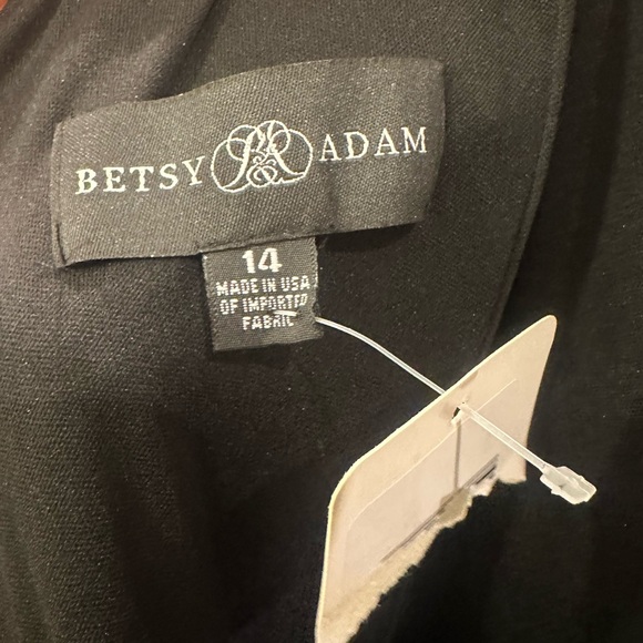 Betsy & Adam Women’s one shoulder Scuba Crepe Gown - Picture 8 of 10